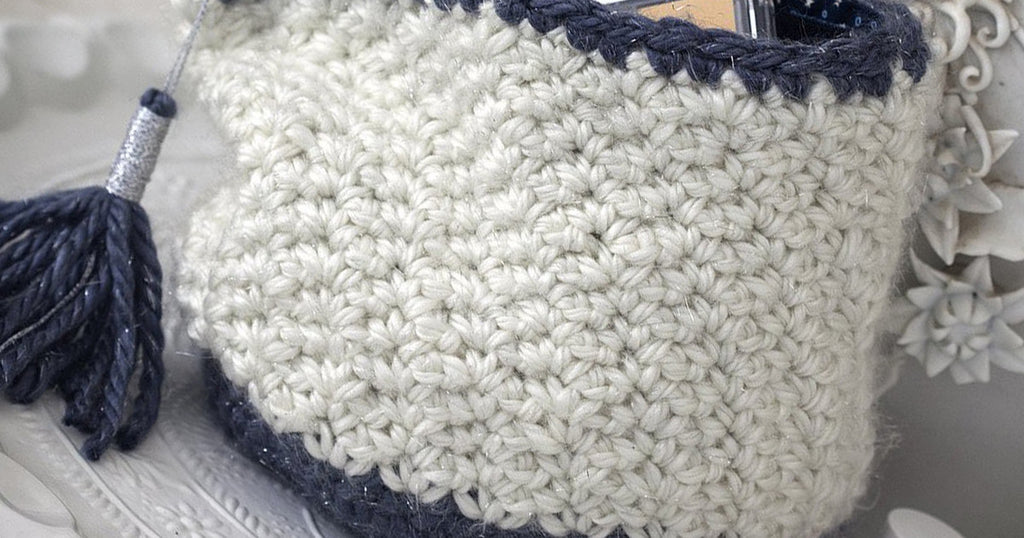 Crocheted Make-Up Bag